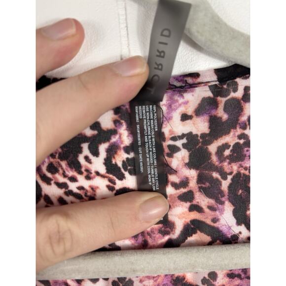 Torrid sheer kimono duster with a pink and black animal print Size 1/2X - Picture 5 of 6